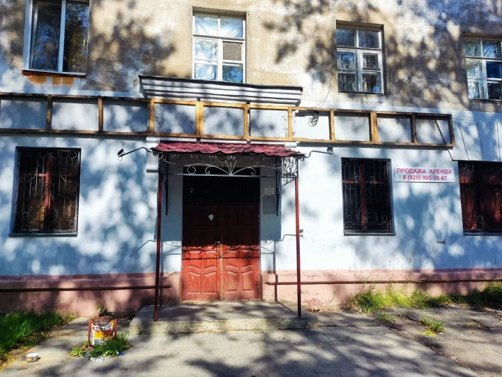 Помещение, назначение нежилое, общей площадью 425 кв.м., этаж 01, подвал, номера на поэтажном плане 8-17, 15-33, адрес объекта: Владимирская обл., г. Вязники, ул. Владимирская, д.10, кадастровый номер: 33:21:010214:304.